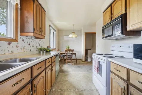 1041 Hudson Drive Kingston ON K7M 5K5