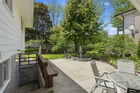 1041 Hudson Drive Kingston ON K7M 5K5