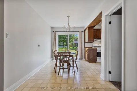 12 Claremount Circle Welland ON L3C 2P5