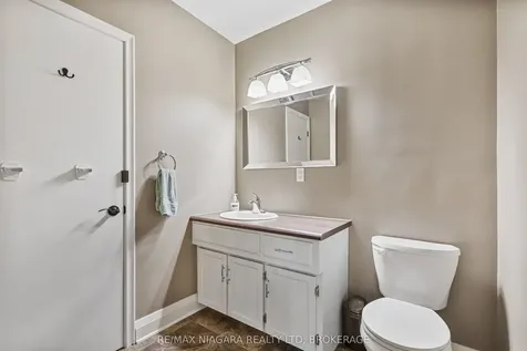 12 Claremount Circle Welland ON L3C 2P5