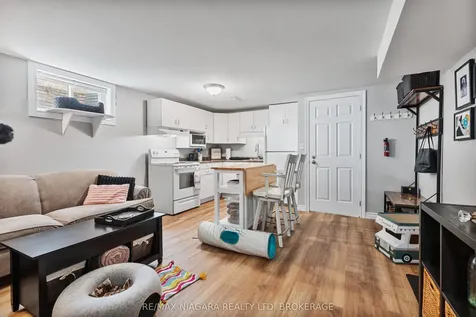 12 Claremount Circle Welland ON L3C 2P5