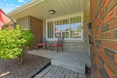 12 Claremount Circle Welland ON L3C 2P5