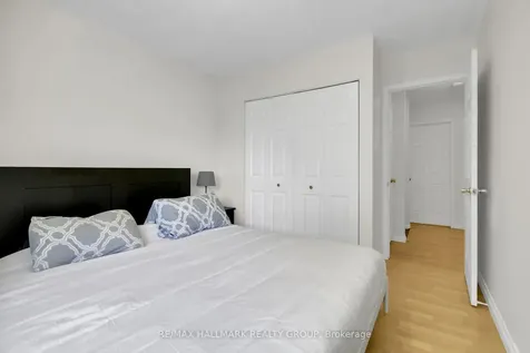 145 Penfield Drive Kanata ON K2K 1M4