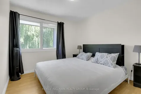 145 Penfield Drive Kanata ON K2K 1M4