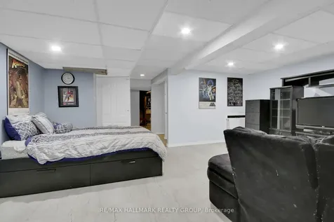 145 Penfield Drive Kanata ON K2K 1M4
