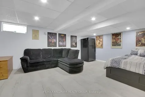 145 Penfield Drive Kanata ON K2K 1M4