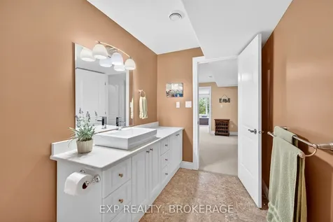 5048 Fox Run Place Kingston ON K7P 0E4