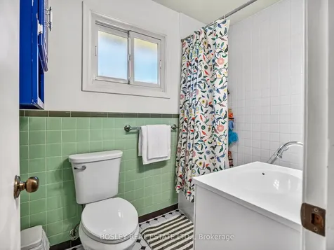 6521 Caledonia Street Niagara Falls ON L2G 5A6