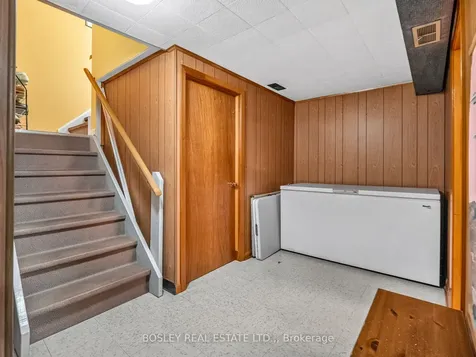 6521 Caledonia Street Niagara Falls ON L2G 5A6