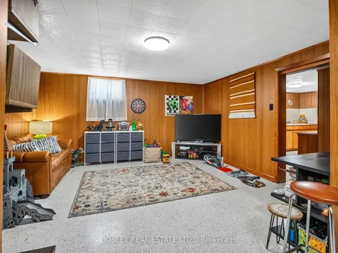 6521 Caledonia Street Niagara Falls ON L2G 5A6