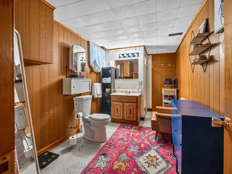 6521 Caledonia Street Niagara Falls ON L2G 5A6