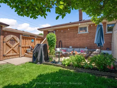 6521 Caledonia Street Niagara Falls ON L2G 5A6