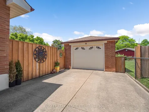 6521 Caledonia Street Niagara Falls ON L2G 5A6