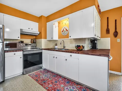 6521 Caledonia Street Niagara Falls ON L2G 5A6
