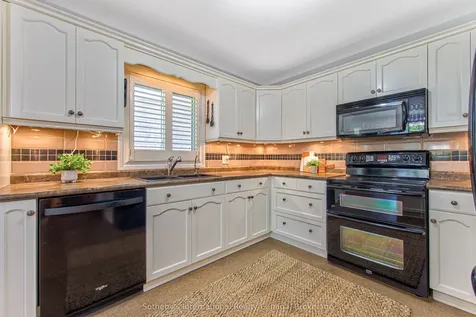 179 Westchester Drive W Kitchener ON N2B 3M8