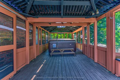 179 Westchester Drive W Kitchener ON N2B 3M8