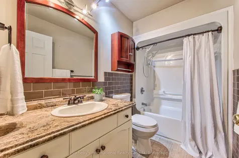 179 Westchester Drive W Kitchener ON N2B 3M8