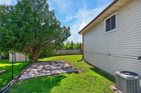 1088 Pinewood Place Kingston ON K7P 1L1