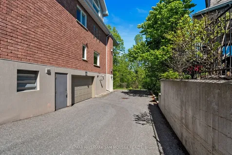70 Robson Court Kanata ON K2K 2W1