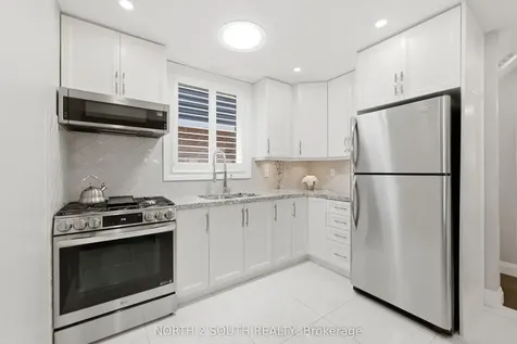 212 Wexford Avenue S Hamilton ON L8K 2P2