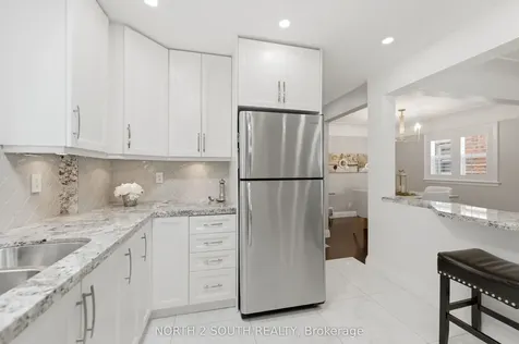 212 Wexford Avenue S Hamilton ON L8K 2P2