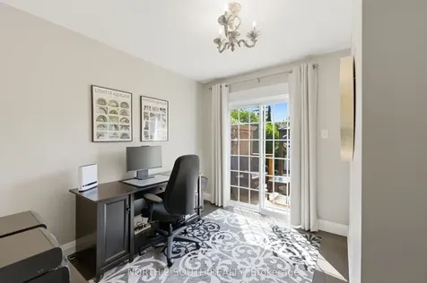 212 Wexford Avenue S Hamilton ON L8K 2P2