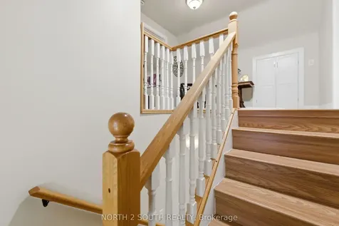 212 Wexford Avenue S Hamilton ON L8K 2P2