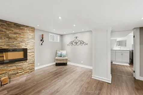 212 Wexford Avenue S Hamilton ON L8K 2P2