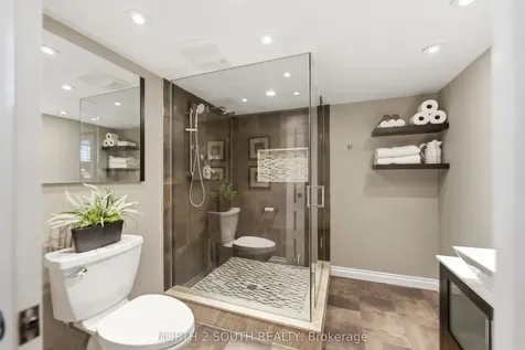 212 Wexford Avenue S Hamilton ON L8K 2P2