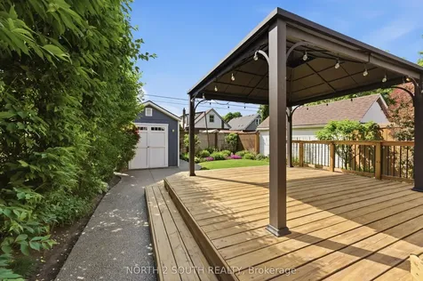 212 Wexford Avenue S Hamilton ON L8K 2P2