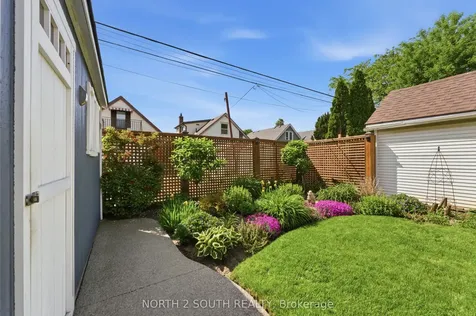 212 Wexford Avenue S Hamilton ON L8K 2P2
