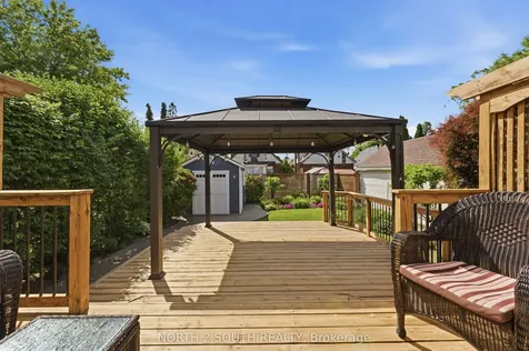 212 Wexford Avenue S Hamilton ON L8K 2P2