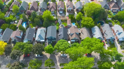 212 Wexford Avenue S Hamilton ON L8K 2P2