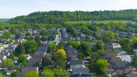 212 Wexford Avenue S Hamilton ON L8K 2P2