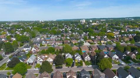 212 Wexford Avenue S Hamilton ON L8K 2P2