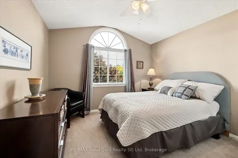 214 Grey Fox Drive Kitchener ON N2E 3N2