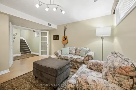 214 Grey Fox Drive Kitchener ON N2E 3N2