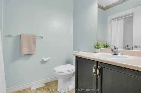 25 Heartwood Drive Belleville ON K8P 5M2