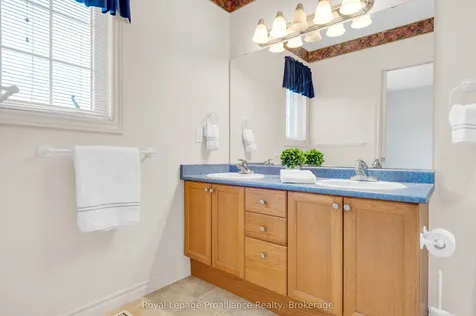 25 Heartwood Drive Belleville ON K8P 5M2