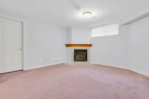 25 Heartwood Drive Belleville ON K8P 5M2