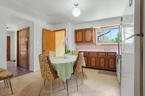 95 Fieldway Drive Hamilton ON L9A 2L5