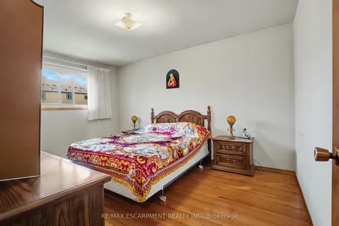 95 Fieldway Drive Hamilton ON L9A 2L5