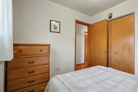 95 Fieldway Drive Hamilton ON L9A 2L5