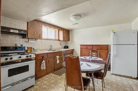 95 Fieldway Drive Hamilton ON L9A 2L5