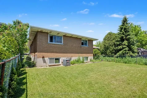 95 Fieldway Drive Hamilton ON L9A 2L5