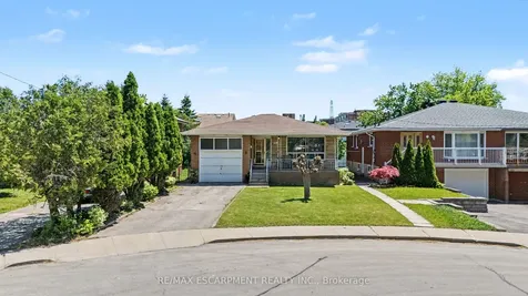 95 Fieldway Drive Hamilton ON L9A 2L5
