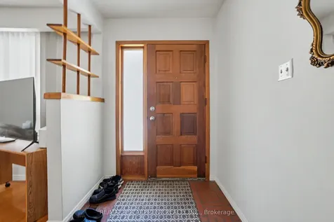 95 Fieldway Drive Hamilton ON L9A 2L5