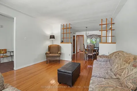 95 Fieldway Drive Hamilton ON L9A 2L5