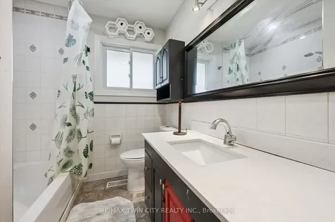 134 Westmount Road E Kitchener ON N2M 4Y5