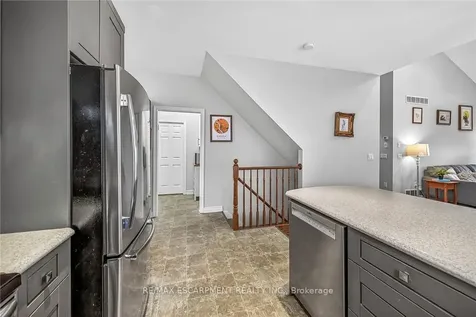 1041 Pine Street S Haldimand ON N1A 2N1
